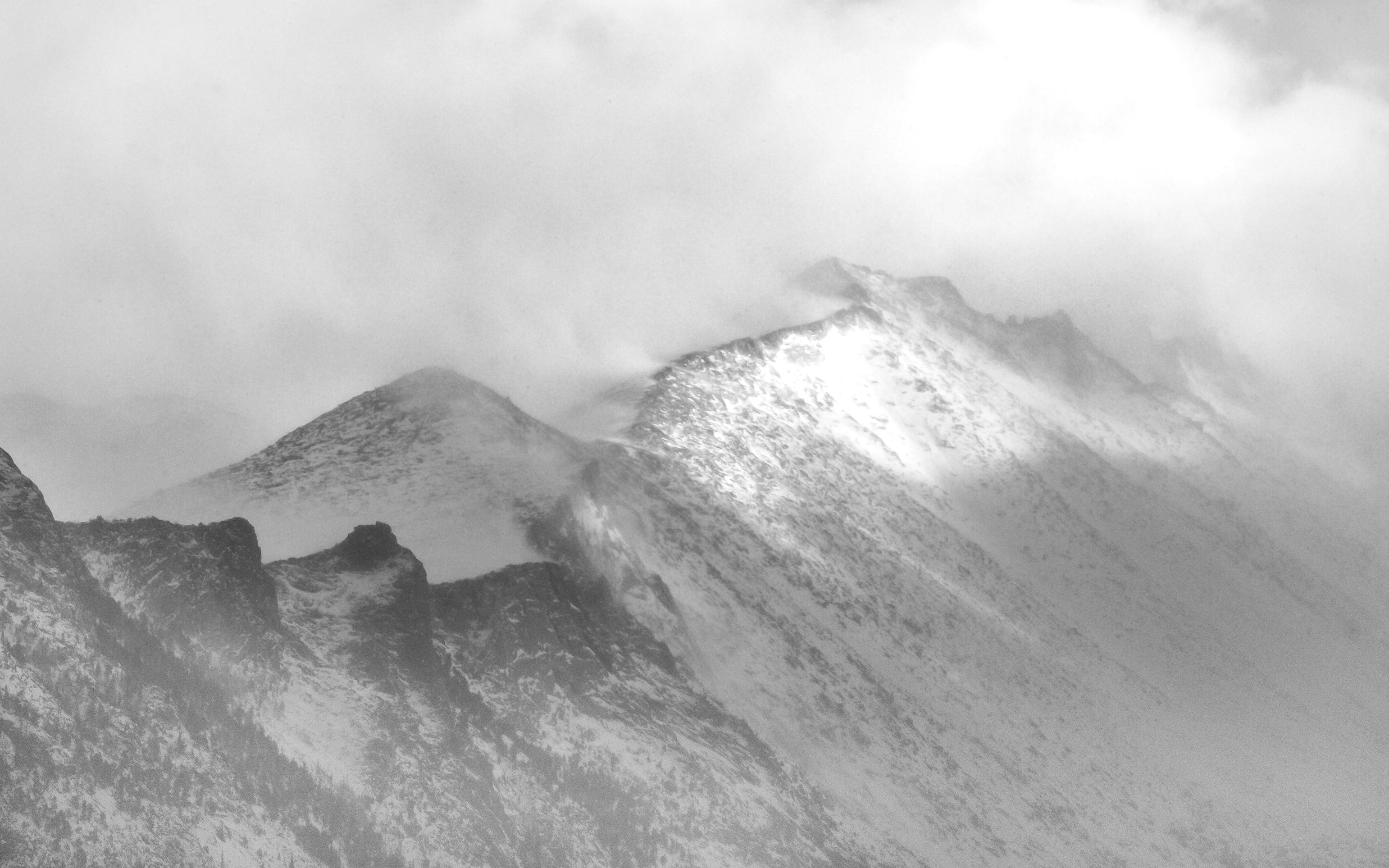 B_W_Snowy_Mountainscape.jpg